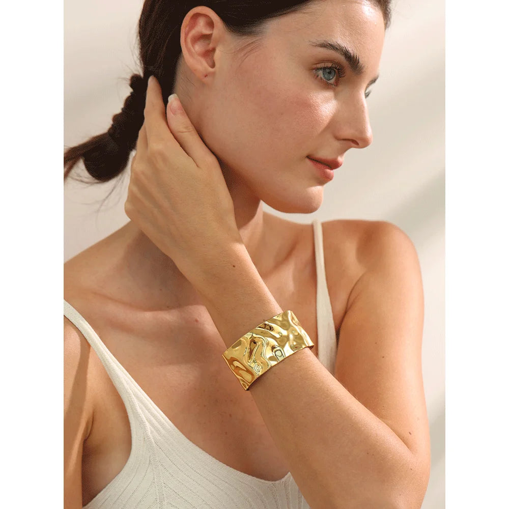 Bracelet Ouvert Femme – Élégance Minimaliste & Tendance | Bijou Chic